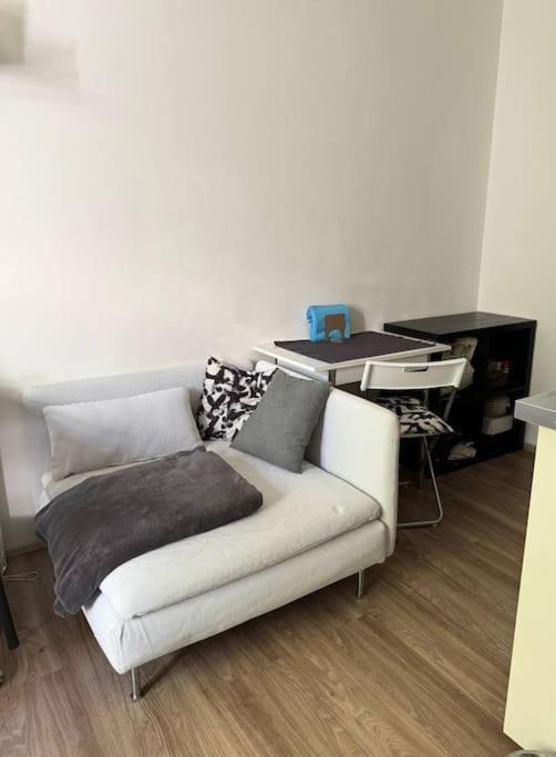 Cozy Karlin Apartment Prague Luaran gambar