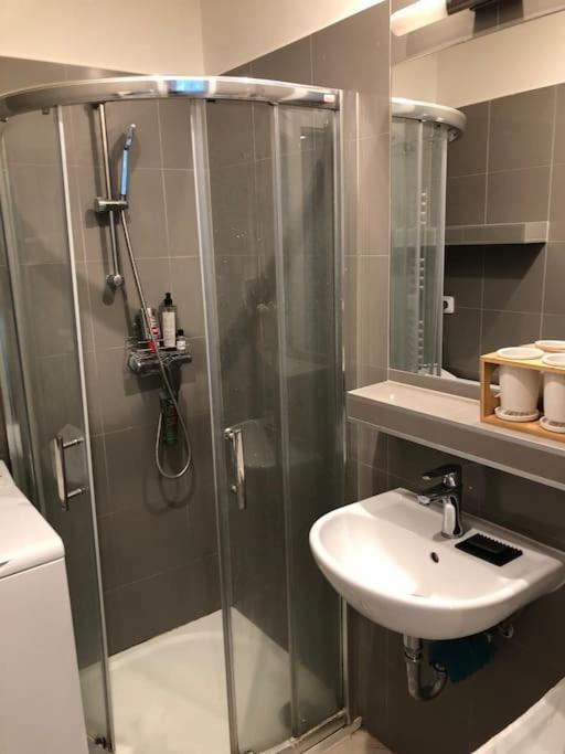 Cozy Karlin Apartment Prague Luaran gambar